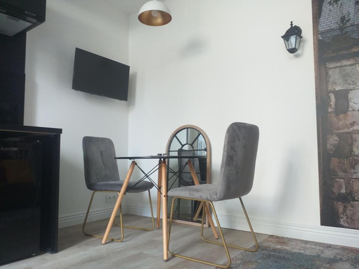 Les Volets Bleus - Deux Appartements Et Un Studio, Jardin Bourges Eksteriør bilde