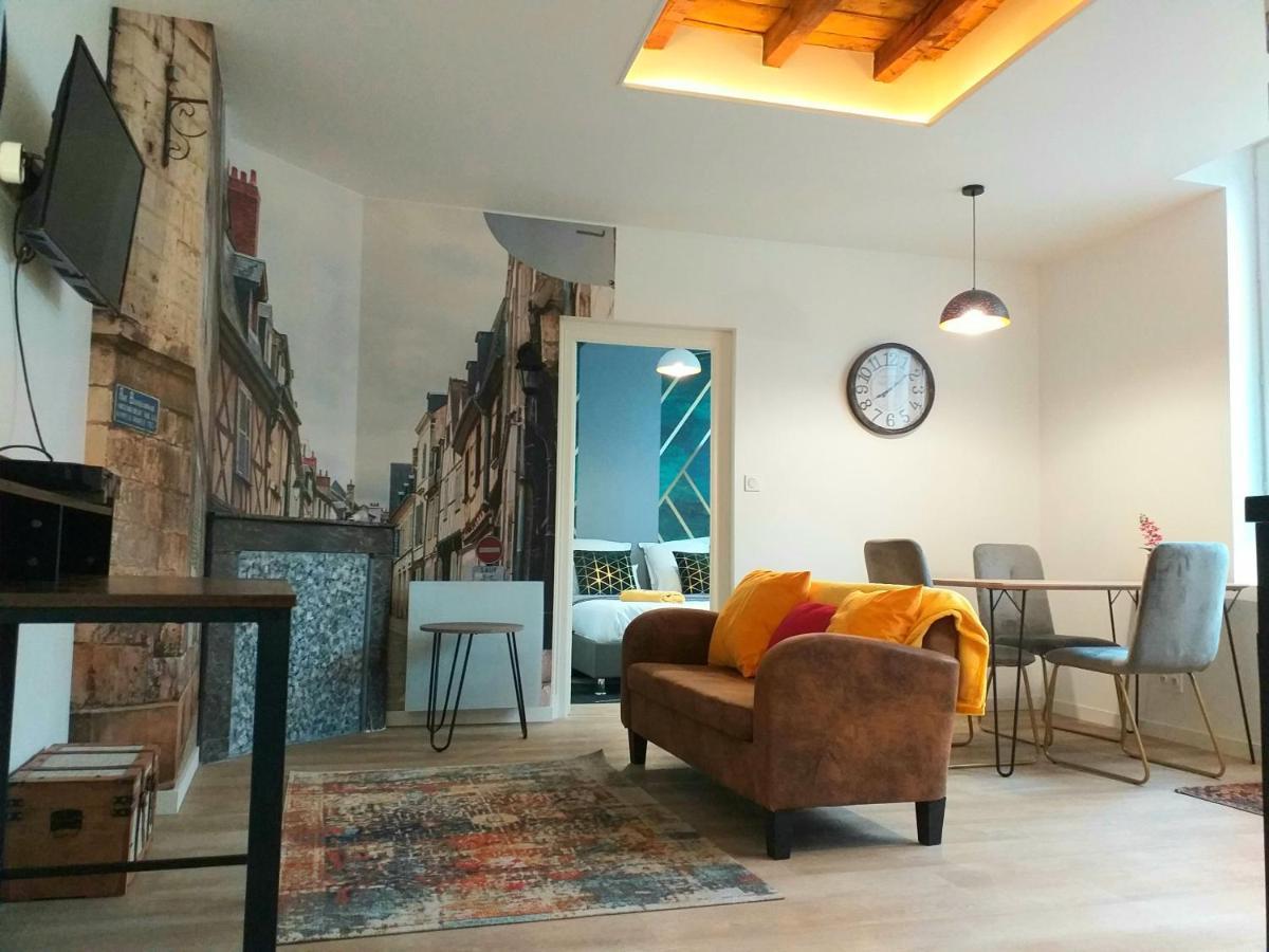 Les Volets Bleus - Deux Appartements Et Un Studio, Jardin Bourges Eksteriør bilde