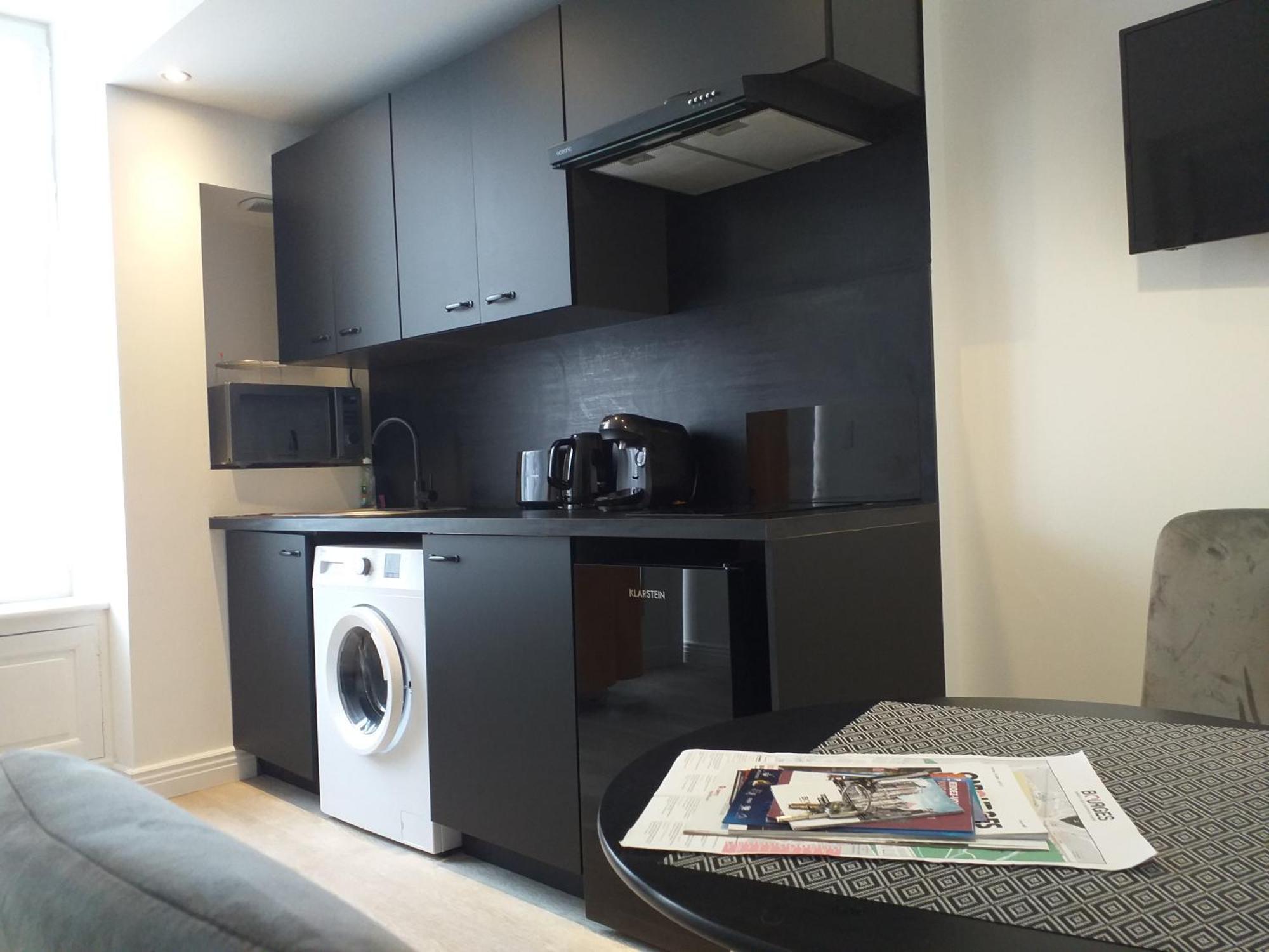 Les Volets Bleus - Deux Appartements Et Un Studio, Jardin Bourges Rom bilde